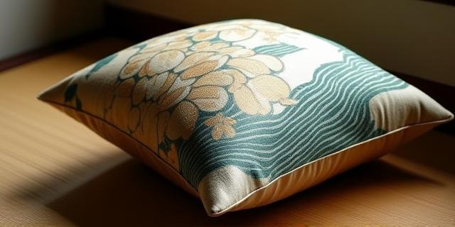 菊模様シルククッション